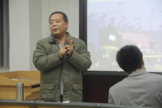 在调研中感悟社会  在聚焦中感知人生