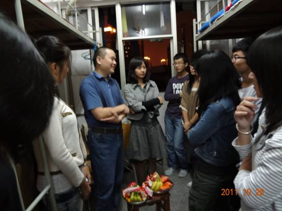 畅谈人生路 共叙师生情