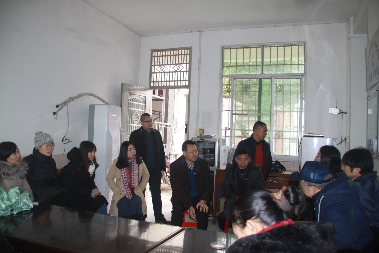 寒风冷雨送温暖 ——yl23455永利集团社会学与人类学学院赴柯木湾村进行扶贫慰问工作